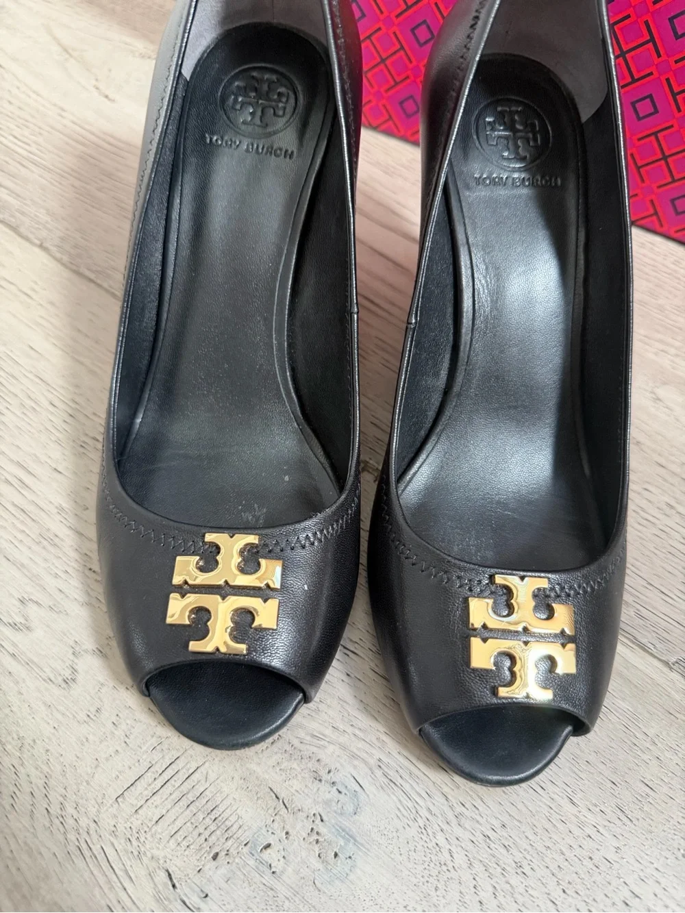 Tory Burch Laura 85 mm Black Open Toe Heels with Gold Logo 6.5